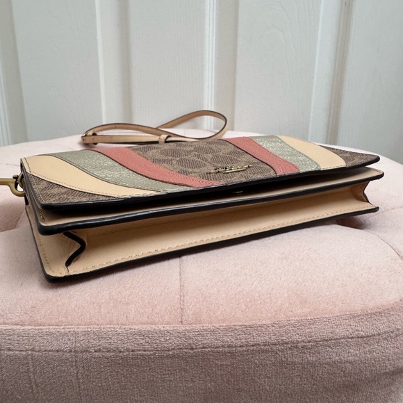 Hayden Foldover Crossbody Clutch In Signature Canvas With Wave Patchwork - Picture 9 of 10